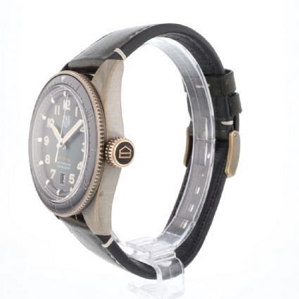 Autavia Calibre 5 Bronze Limited Edition 99 9 NEW Tag Heuer Luxusuhren Juwelier Burger